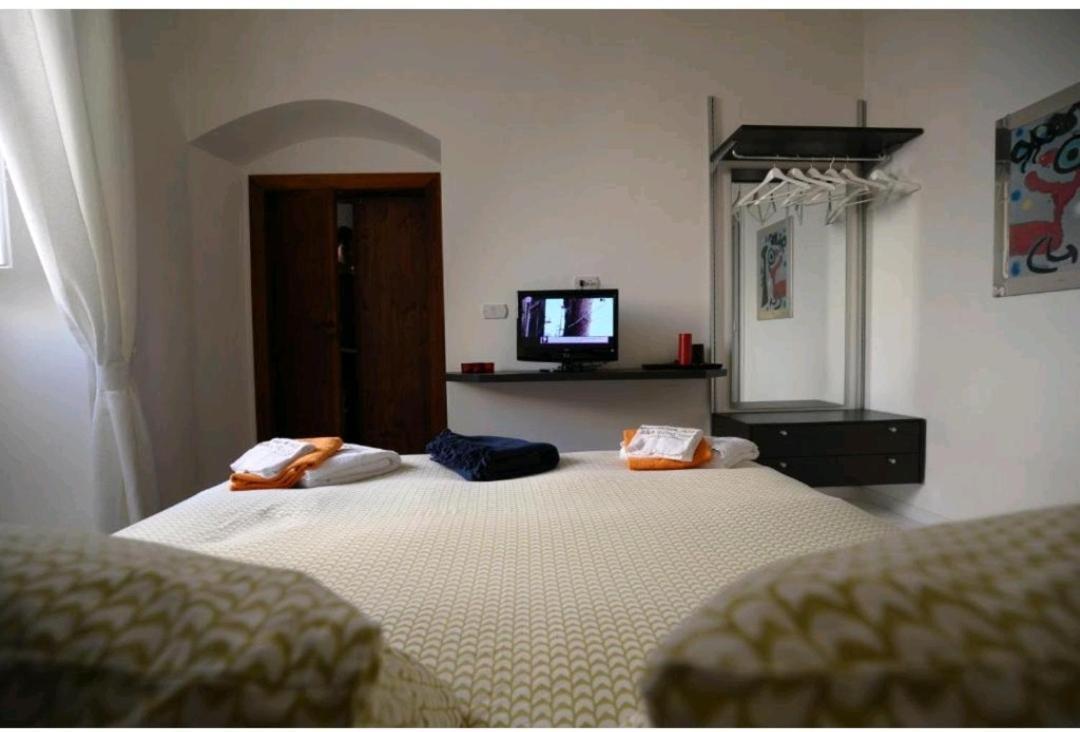 Saint Patrick Guest House 바를레타 외부 사진