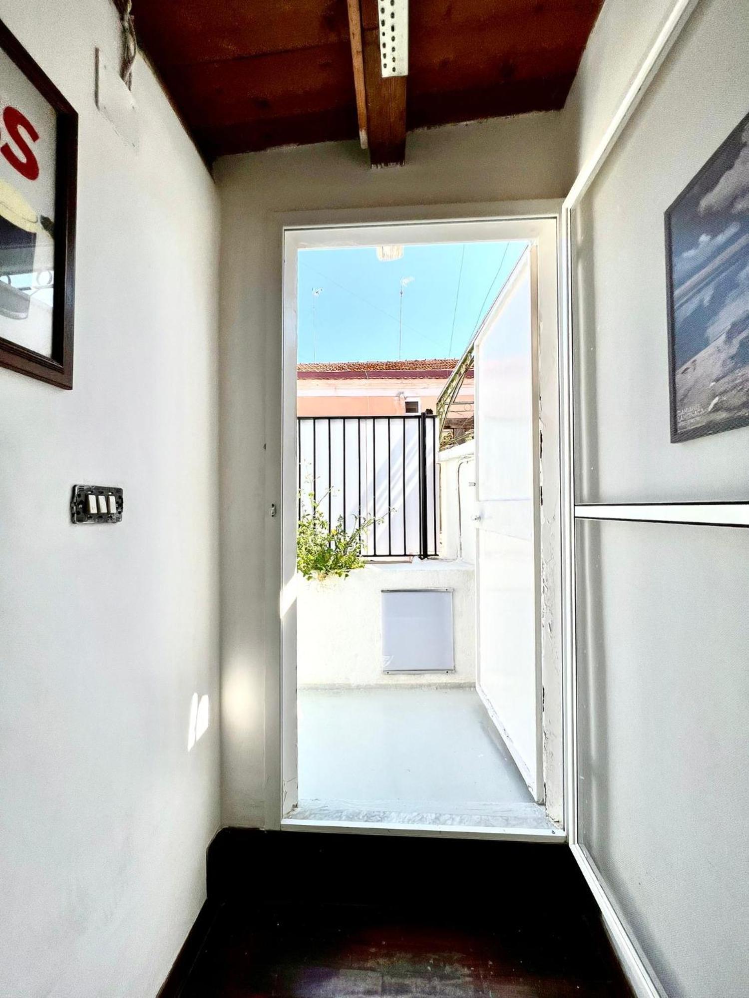 Saint Patrick Guest House 바를레타 외부 사진